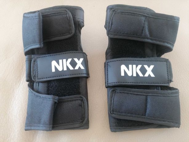 Proteção pulso skate NKX tamanho M adulto, novo a estrear