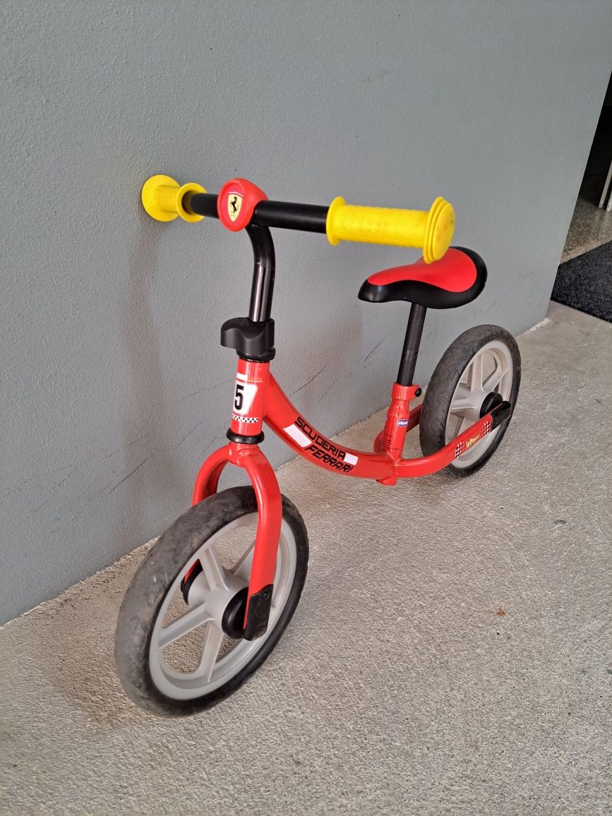Bicicleta de Equilíbrio Evolutiva Criança Ferrari