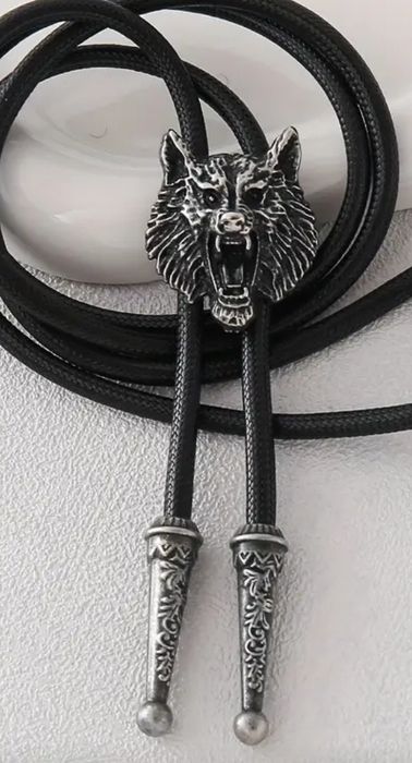 Bolo krawatnik ozdoba przypinka brosza myśliwska WILK, do garnituru.