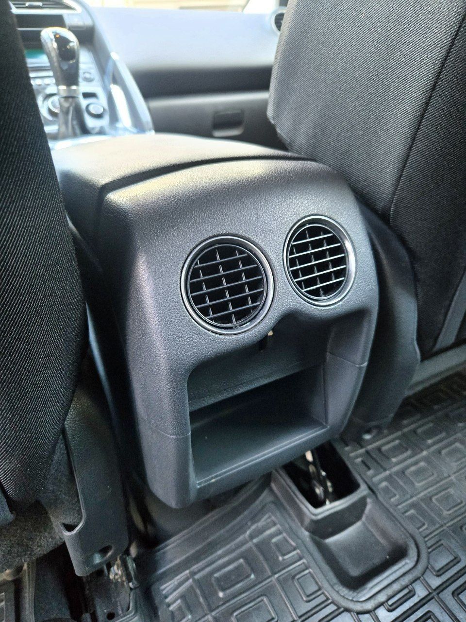 Продам Пежо 3008 1.6 MPI
