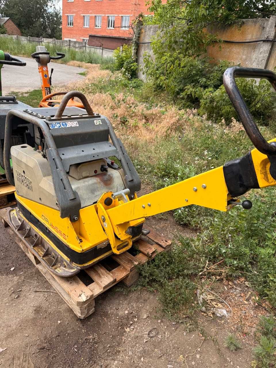 Продам виброплиту, трамбовку, вибротрамбовку WACKER, BOMAG, AMMANN