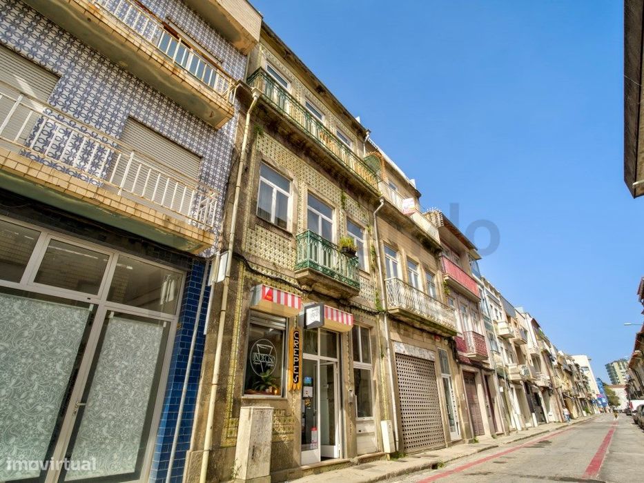 Arrenda-se Garagem - C. Histórico - Braga