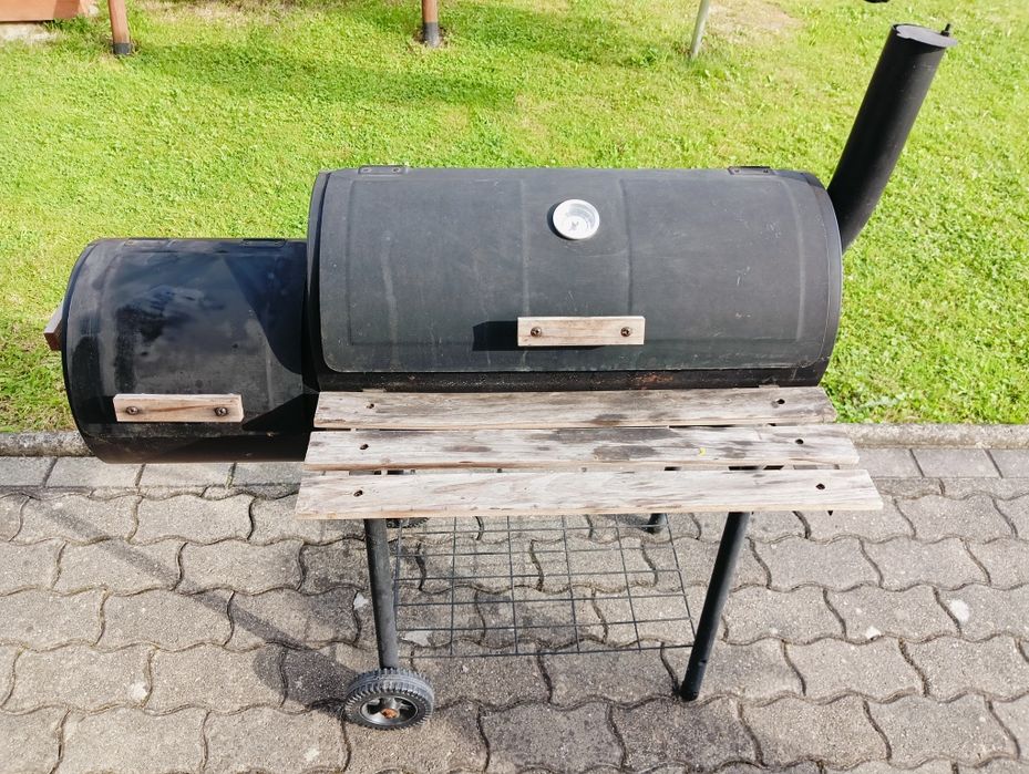 Grill wedzarnia dwa w jednym