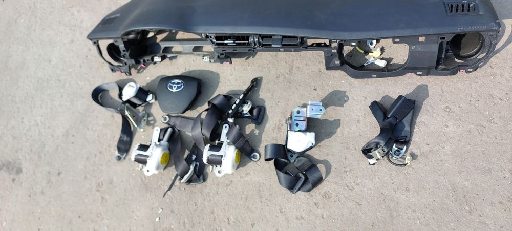 Toyota Auris e180 комплект торпеда подушка руля аирбег airbag ремни