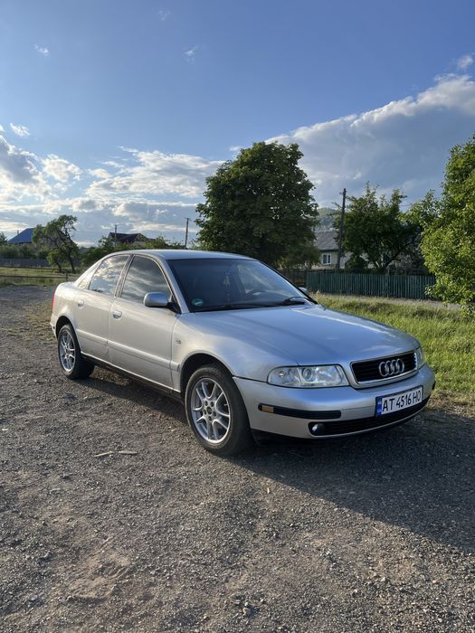 Автомобіль Audi A4B5.