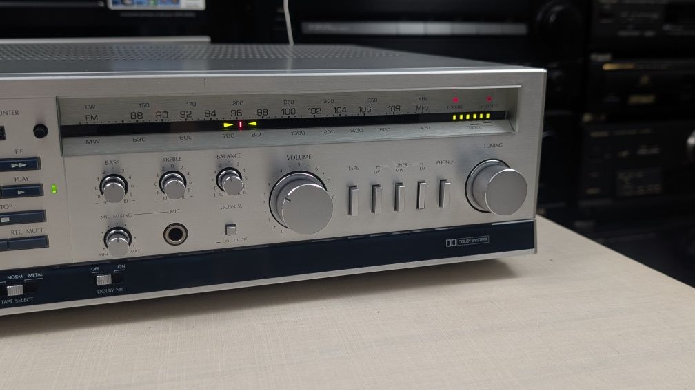 Sansui CR-M5L Unikatowy amplituner stereo z magnetofon kasetowym