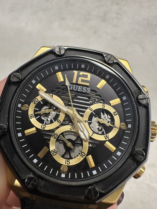 Чоловічий годинник guess