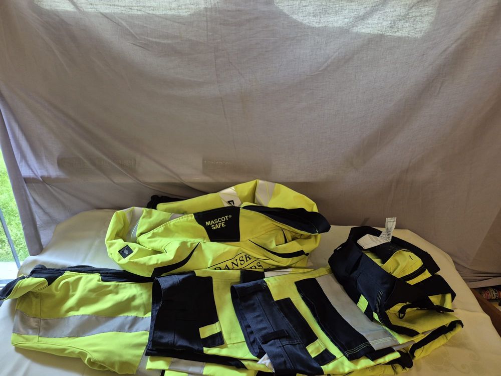 Kurtka zimowa soft shell + 3 pary spodni