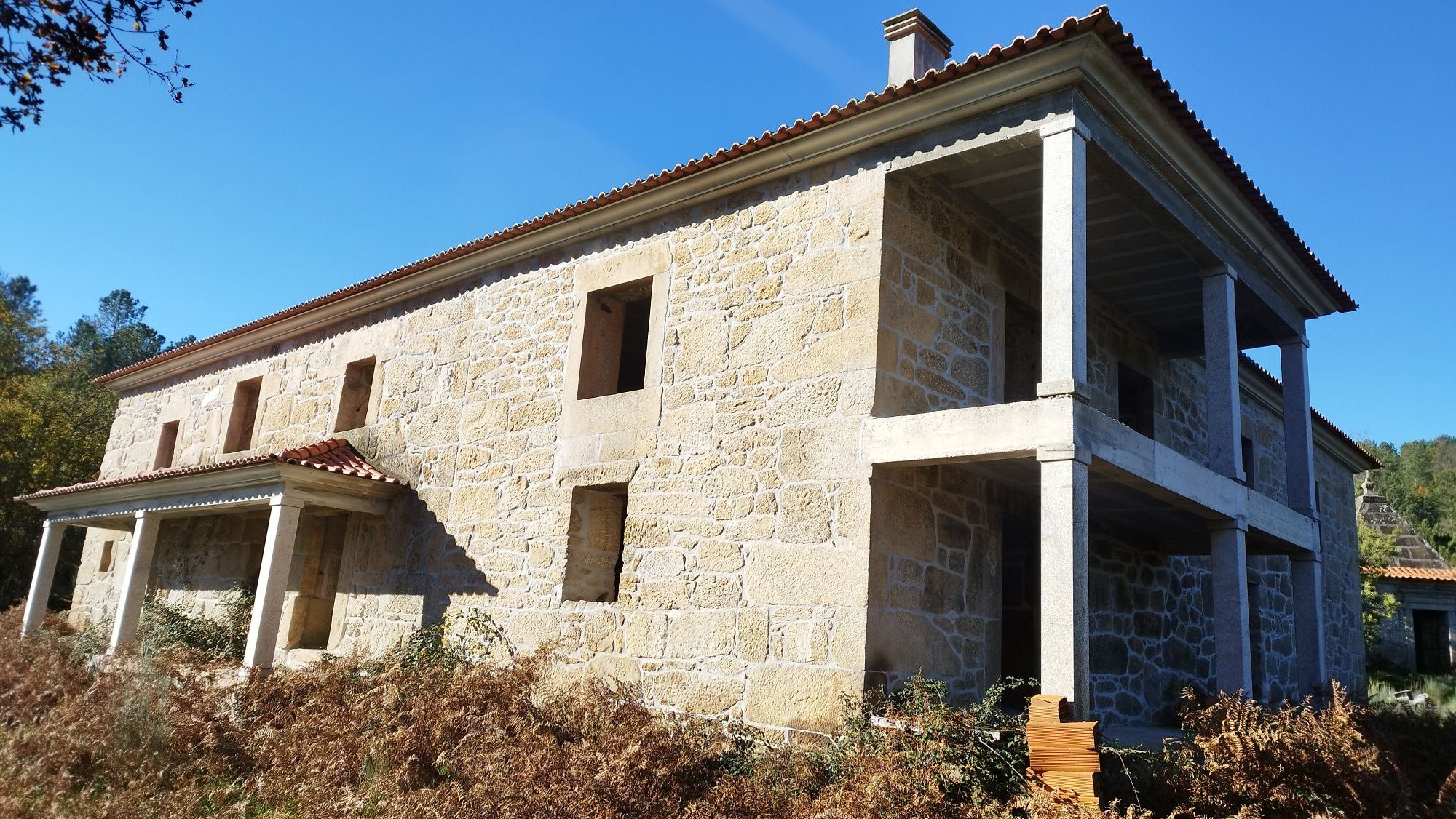 Quinta 7.2 hectares com casa de brasão e com capela 72 000 metros