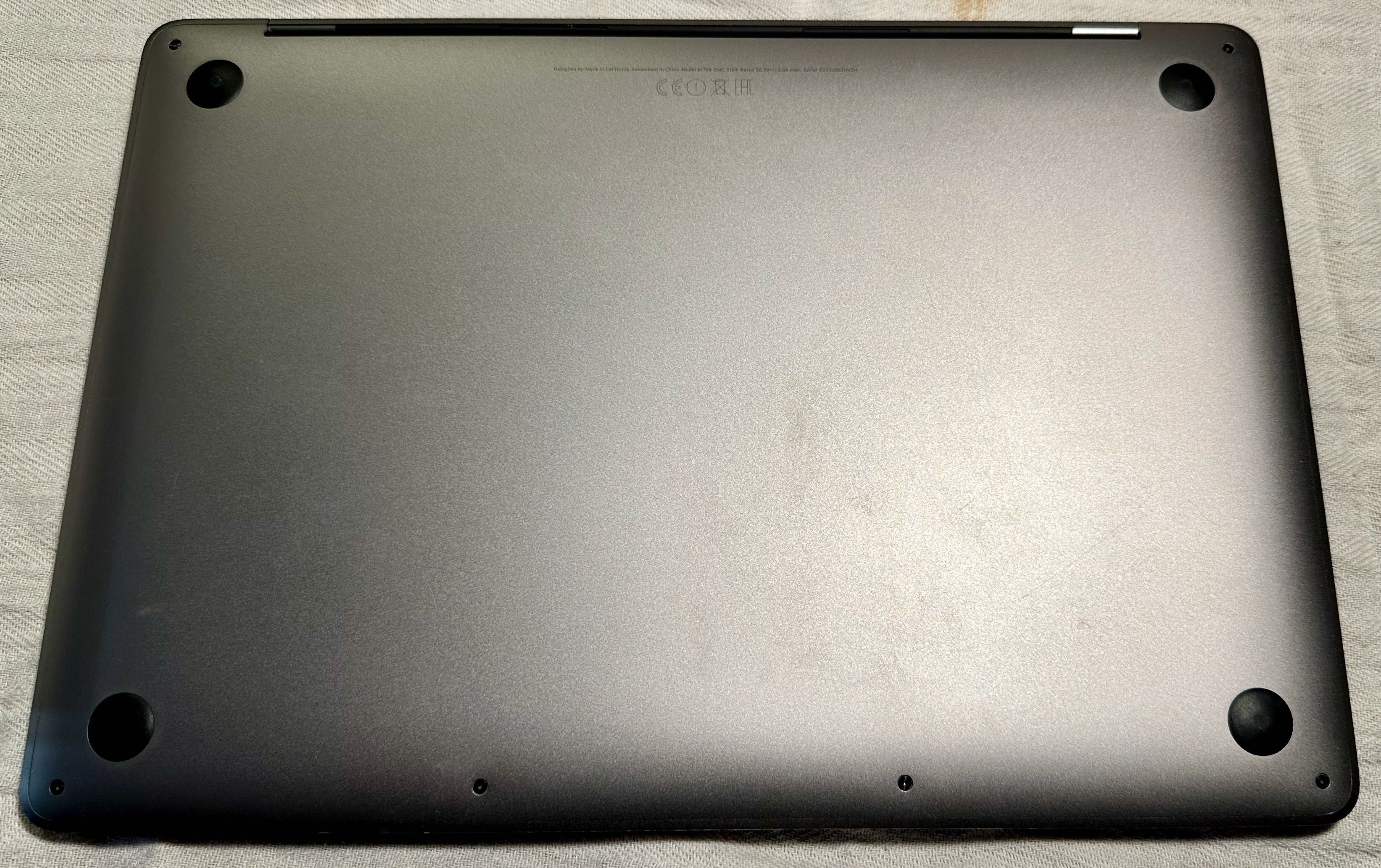 MacBook Pro 13-cali, 2017, Intel i7 2,5 GHz, 16GB RAM, 500GB