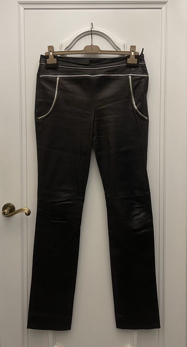 CHANEL piękne spodnie skórzane z lamówkami