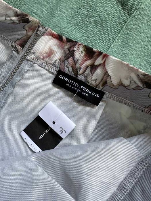 Midi spódnica w kwiaty kontrafałdy S