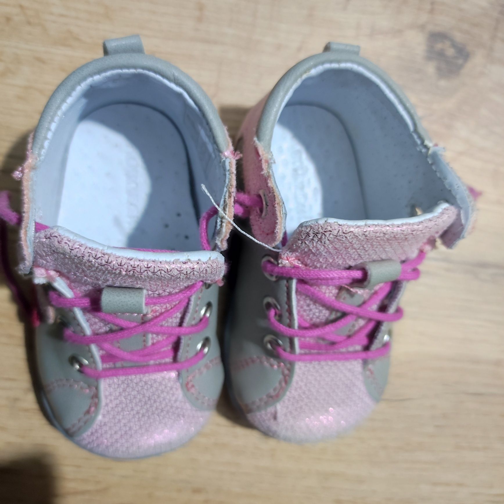 Buty niemowlęce dziewczęce