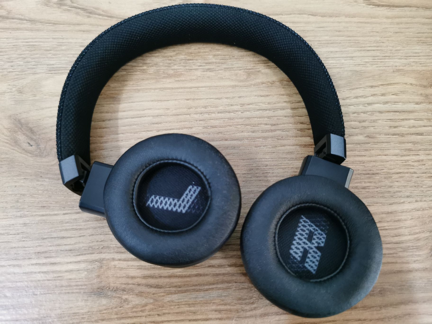 JBL LIVE460NC Usado