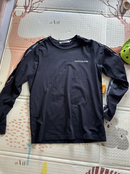 Футболка с длинным рукавом Calvin Klein. Лонгслив