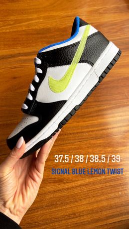 Nike Dunk low signal blue