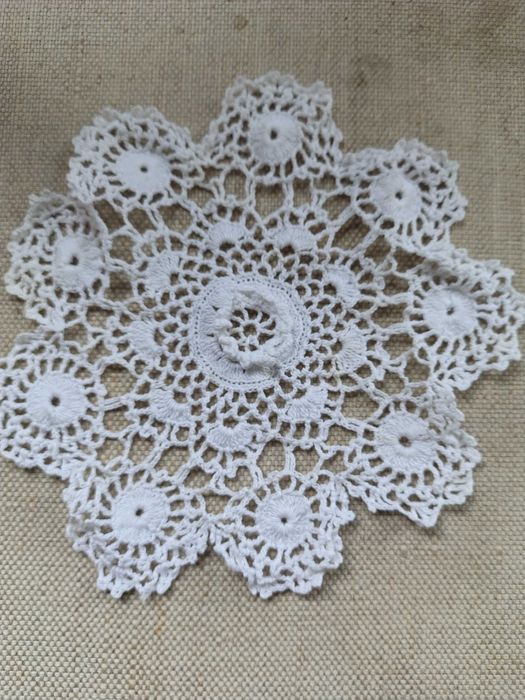 Nowa serwetka wykonana z nici bawełnianych