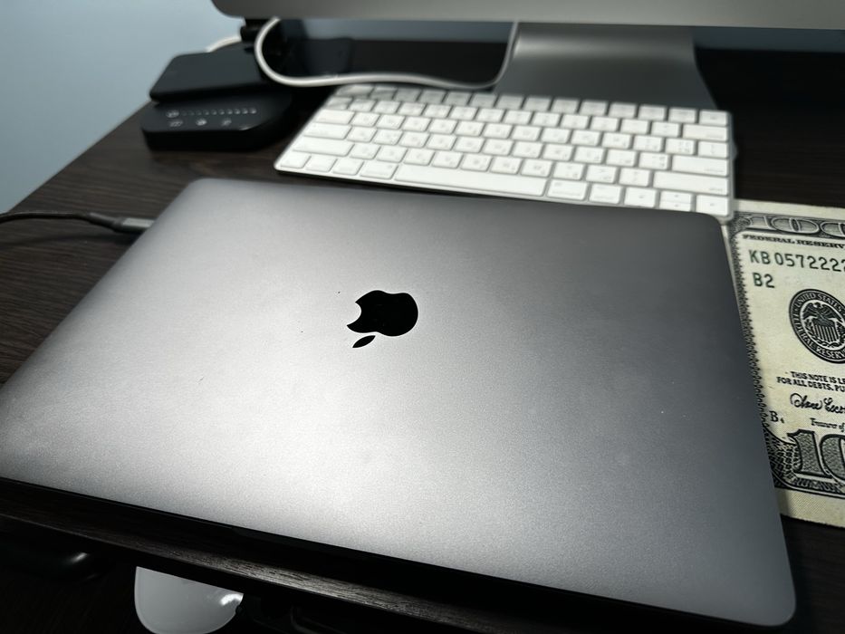 Macbook pro a1989 2018p i5/8gb/1536vr/256ssd