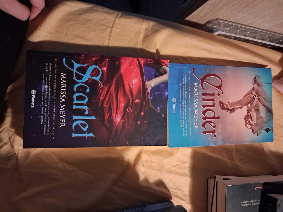 The Lunar Chronicals livros Marissa Meyer