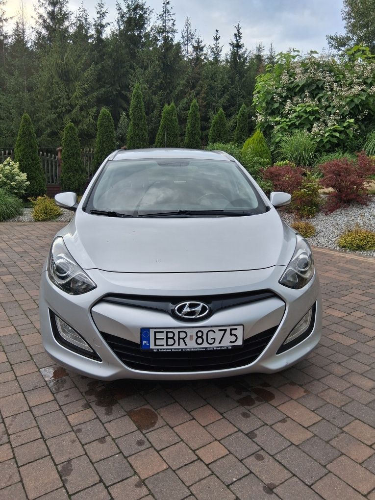 Hyundai I30  1,4 KOMBI . Orginał lakier, 2 x koła, PDC