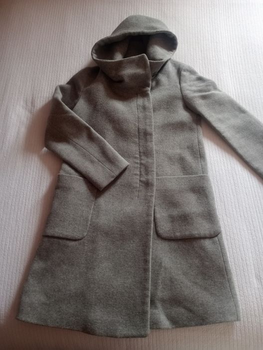 Casaco comprido em cinza descontraído com capuz e estilo _- Zara