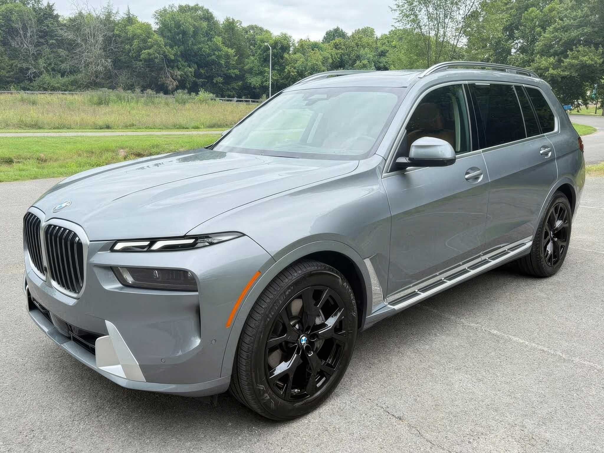 2023    BMW   X7