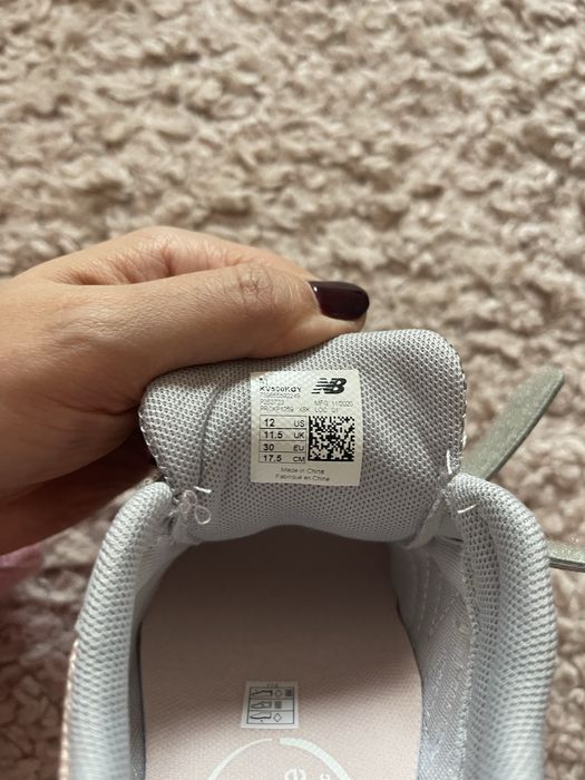 Sapatilhas New Balance cinza e rosa menina n30 novas