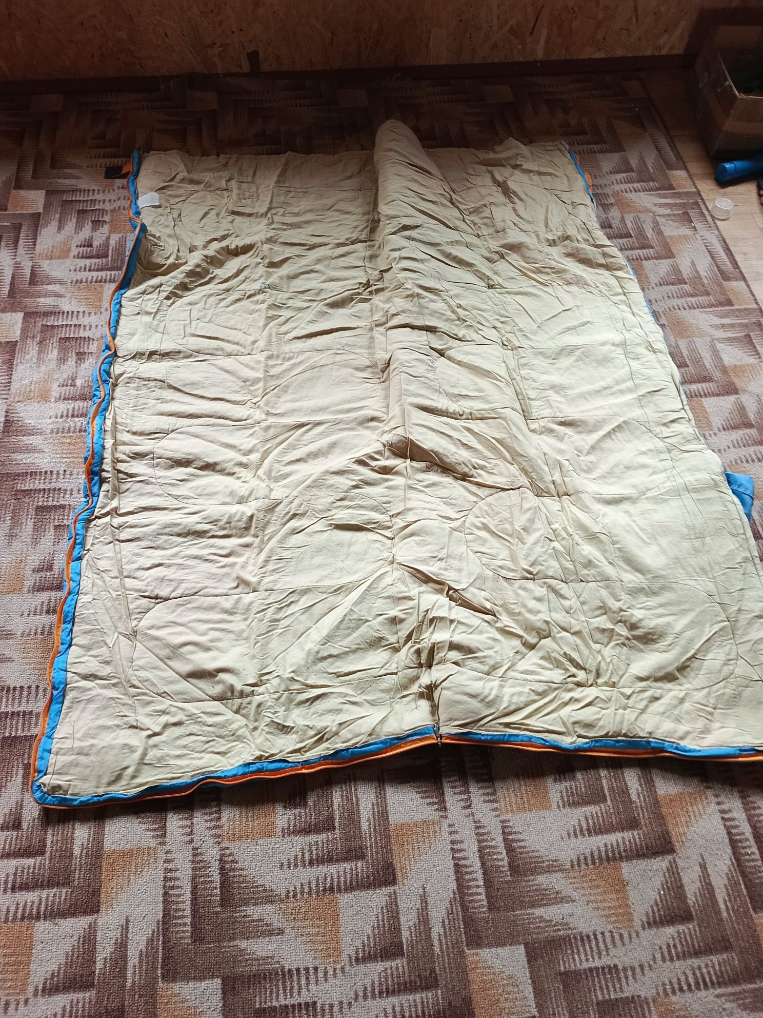 Продам спальник одеяло