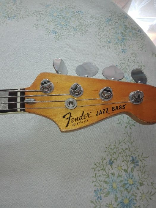 vintage fender jazz bass