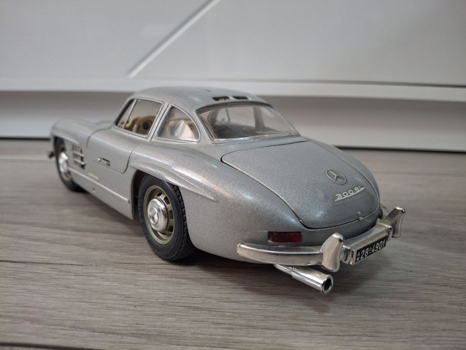 Samochód Kolekcjonerski Mercedes-Benz 300SL Bburago 1:18