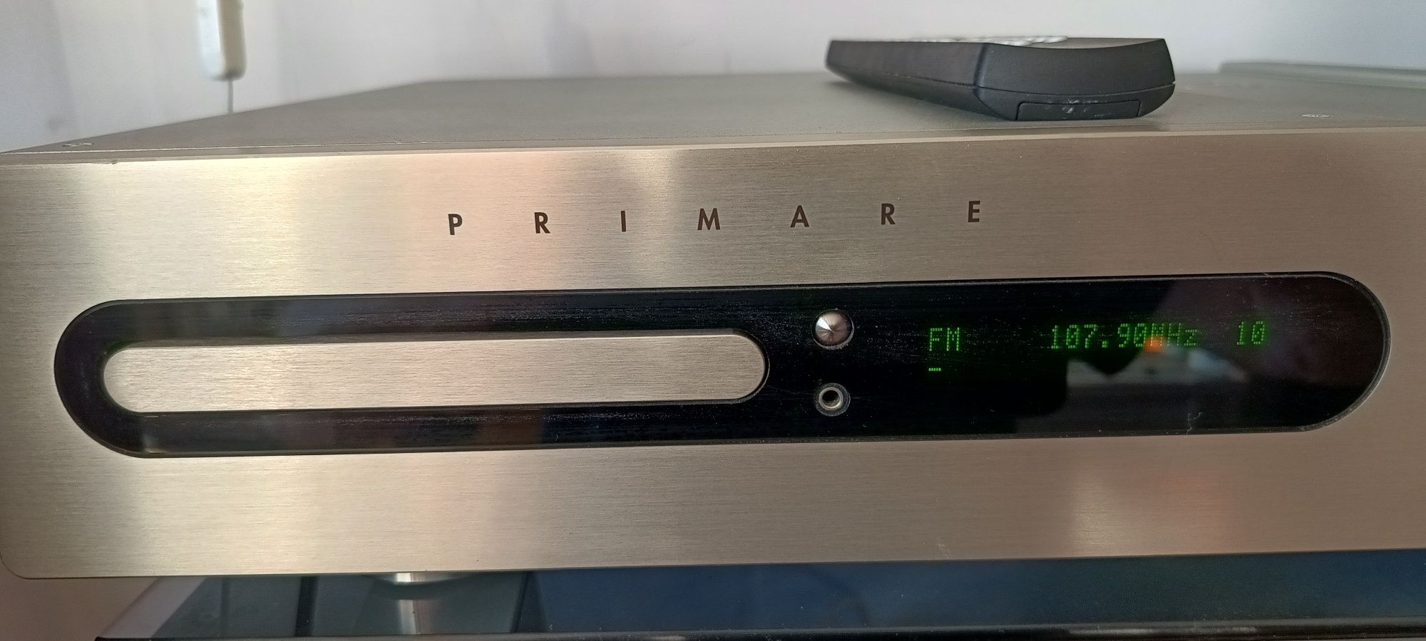 AMPLITUNER PRIMARE  DVD i 10,CD,Tuner,I-pod etc.