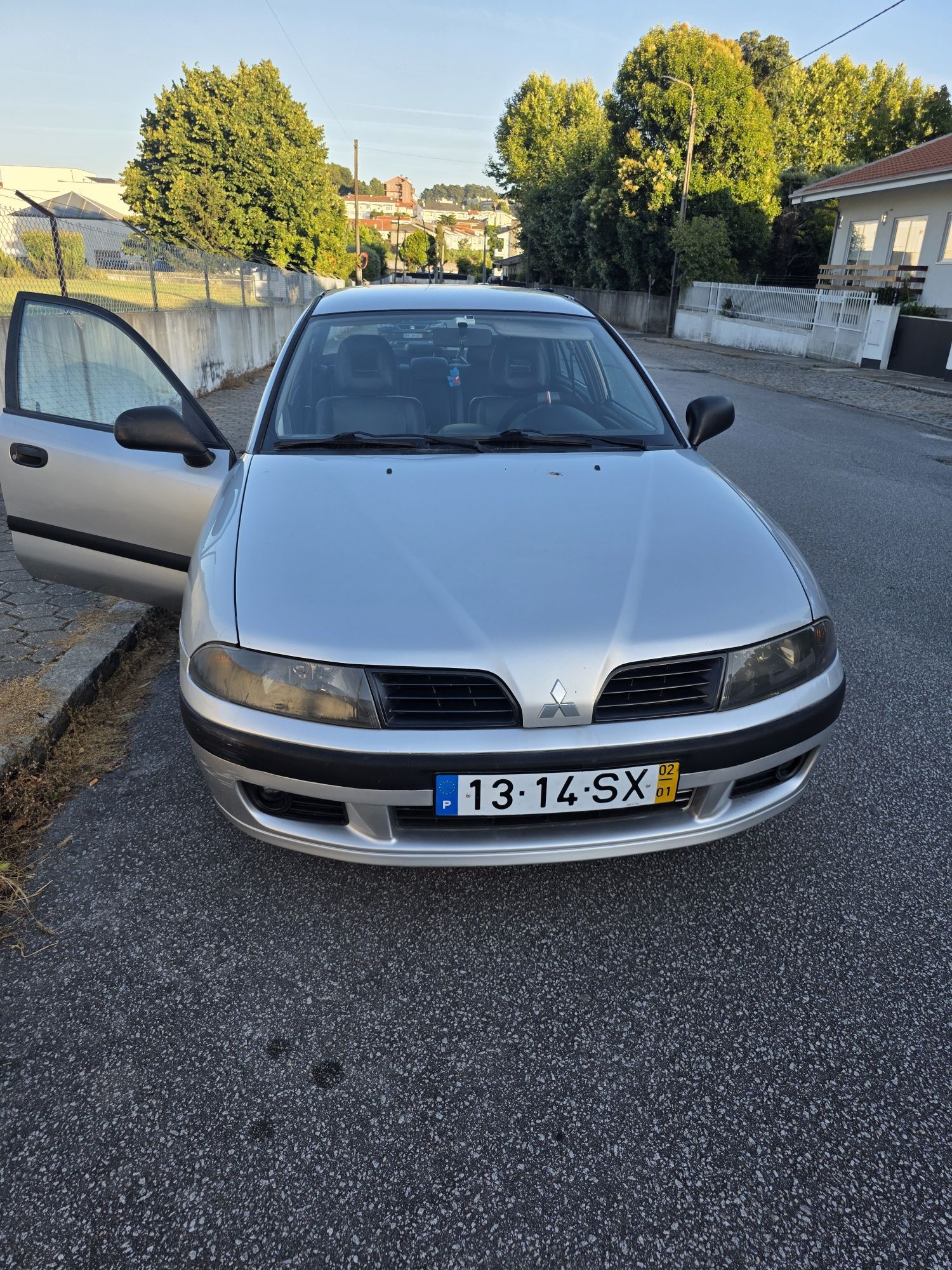 Mitsubishi carisma