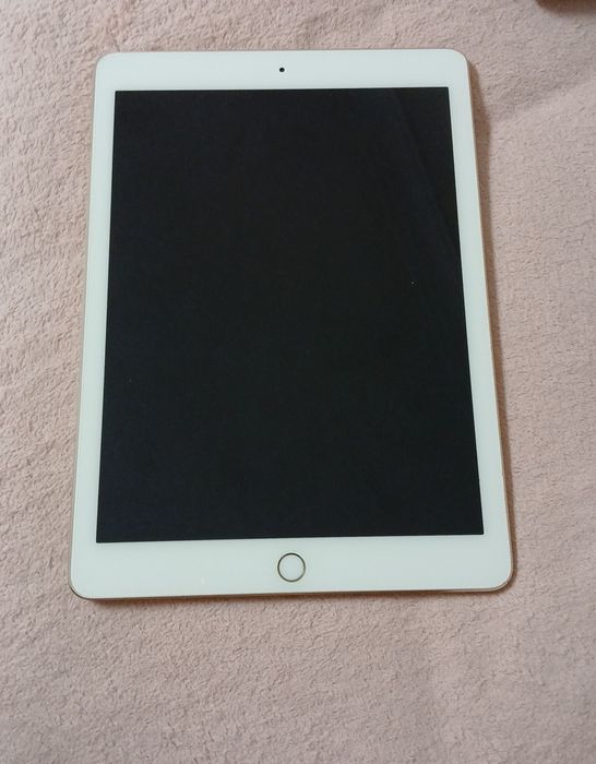 iPad 9.7 – Bom estado + capa incluída

Vendo iPad usado, em muito bom