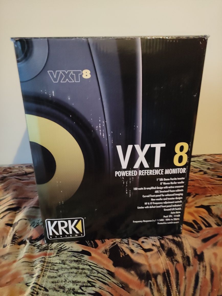 Monitory KRK VXT 8. F-a vat.
