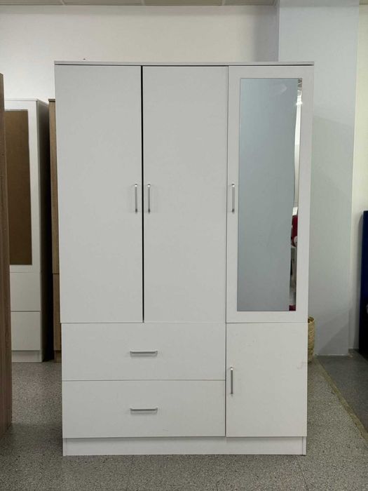 Liquidação de guarda-roupa 3 portas