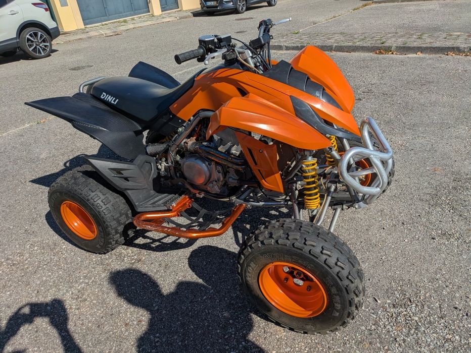 Moto 4 Marca Dinli modelo DL-901.