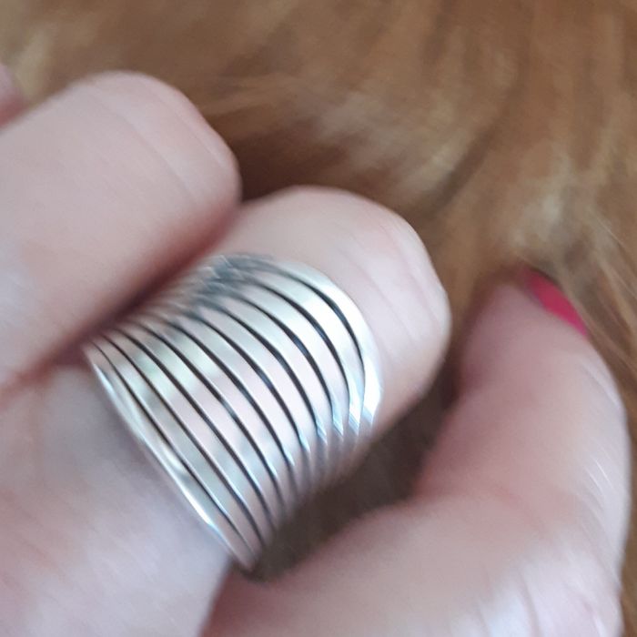 Srebrny pierścionek, rozmiar 12. Nie uszkodzony.