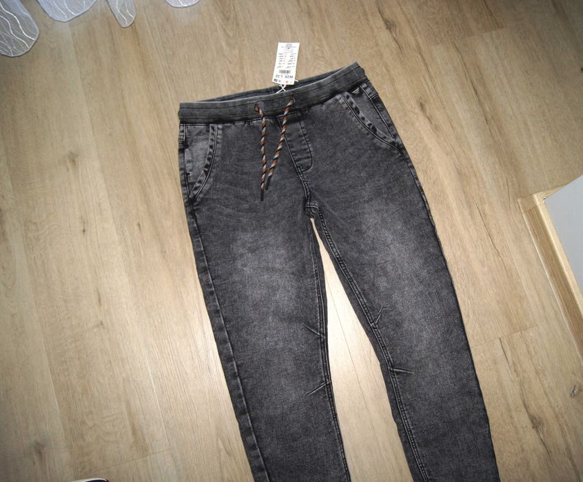 Cropp jeansowe joggery wygodne soft jeans W28 L32 nowe