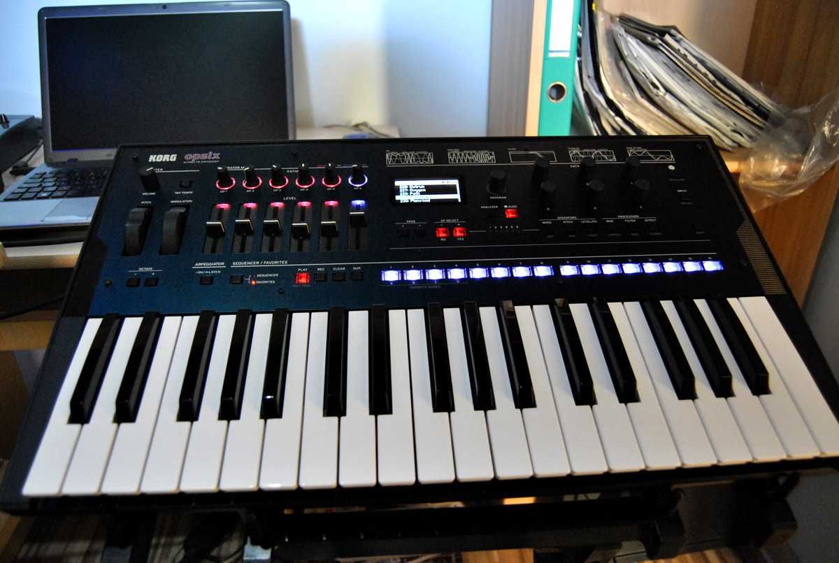 Syntezator Korg Opsix. Synteza FM. Stan sklep. Brzmienia.