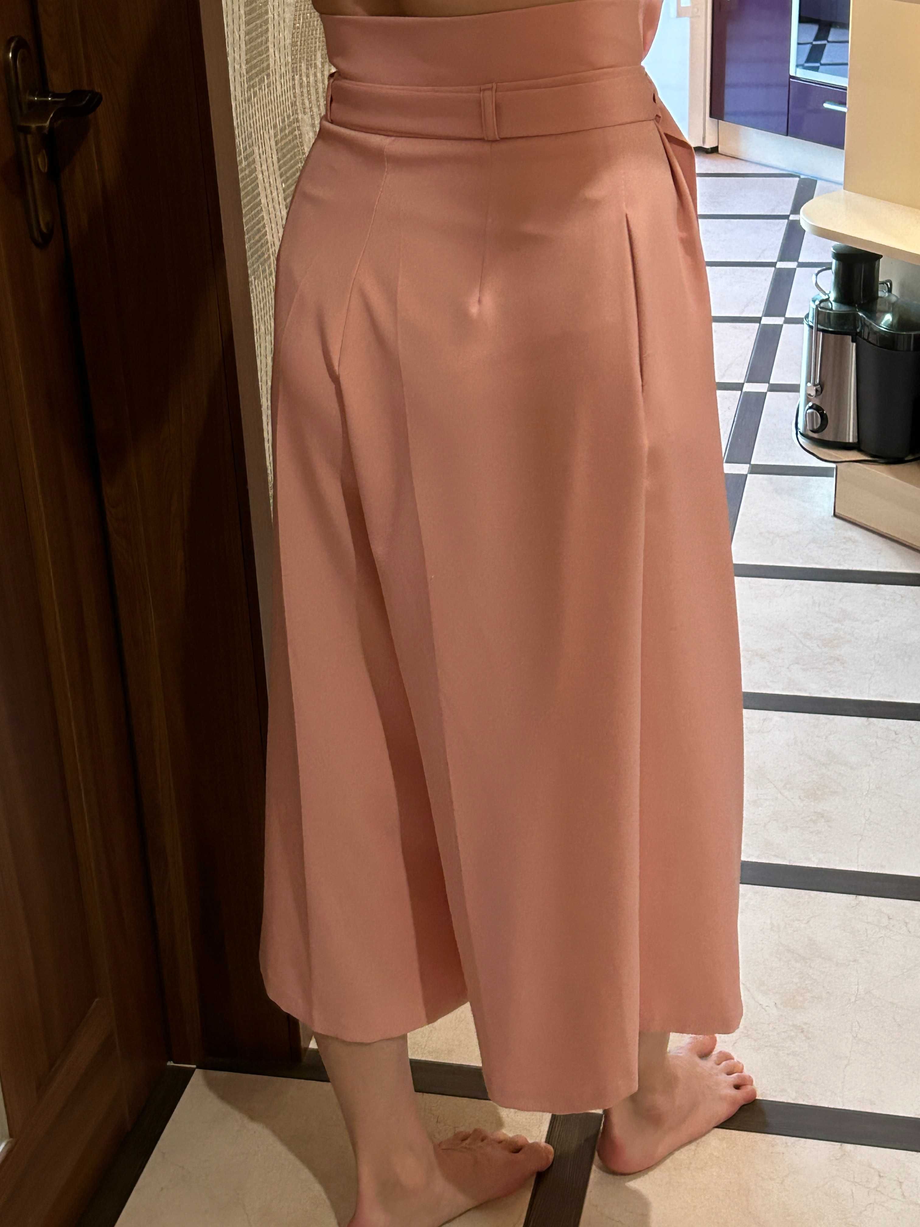 Продам штани-кюлоти рожевого кольору у відмінному стані