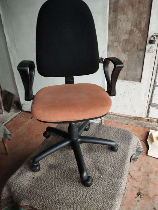 Крісло комп'ютерне