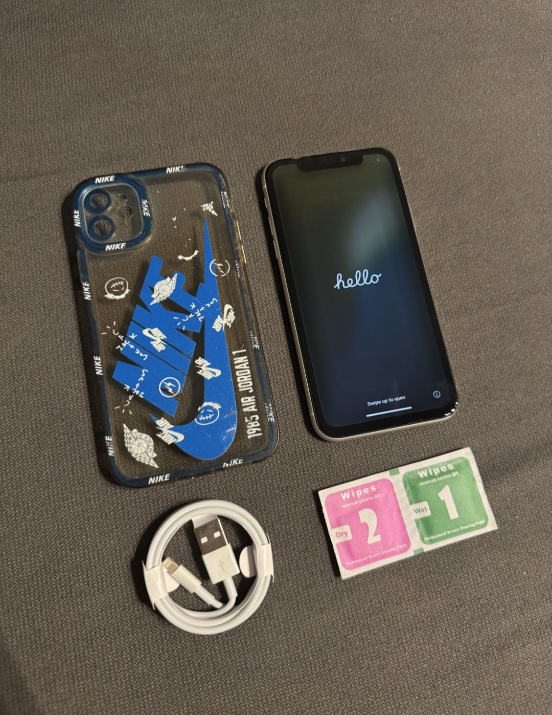 Iphone 11 | 128 GB | etuja | kabel | stan db