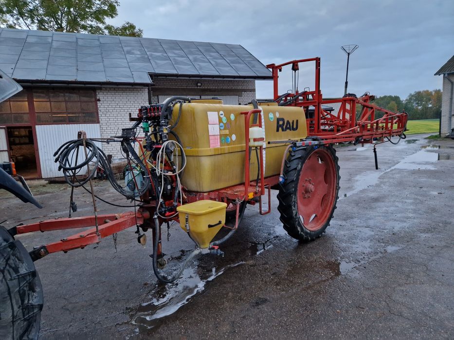 Opryskiwacz RAU 2300l lance hydrauliczne 18m 20m