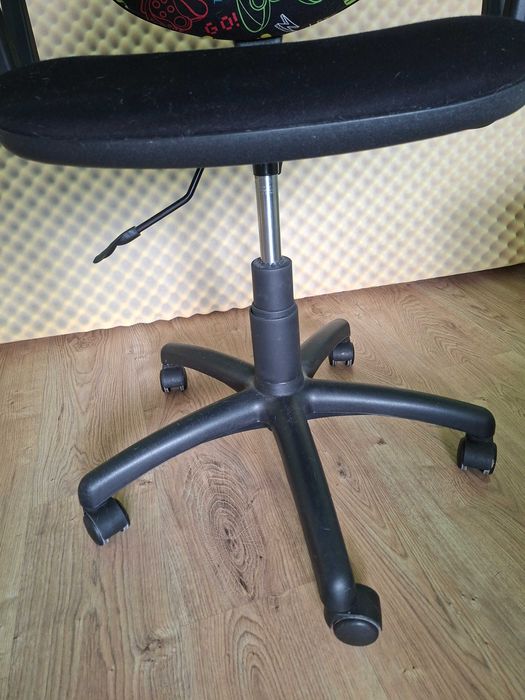 Krzesło obrotowe do biurka dla chłopca