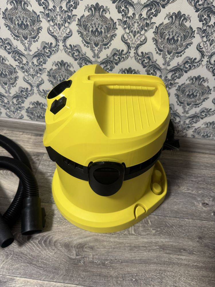 Продам пилосмок, пылесос, порохотяг Karcher WD-2.