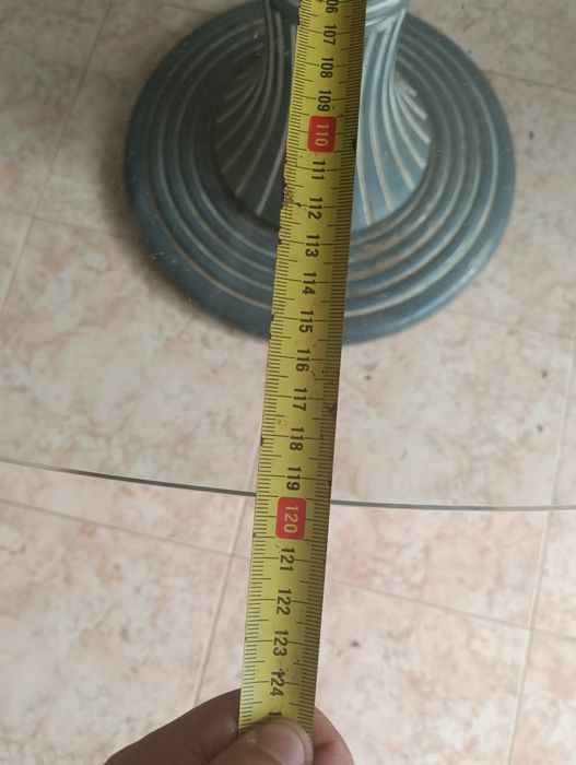 Mesa de vidro com 4 cadeiras