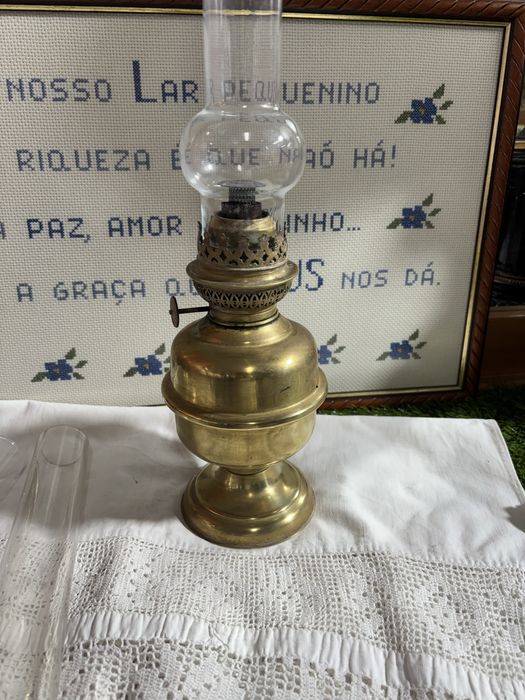 Candeeiro antigo a petroleo