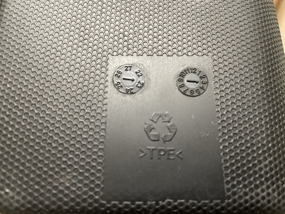 Органайзер Tesla Y (20-24) для другого ряду сидінь