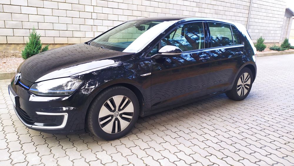 Продам Фольксваген Е-гольф електричний відмінний стан