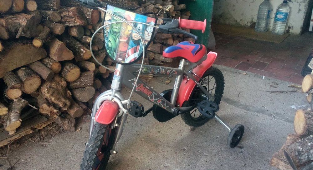 Bicicleta criança Marvel